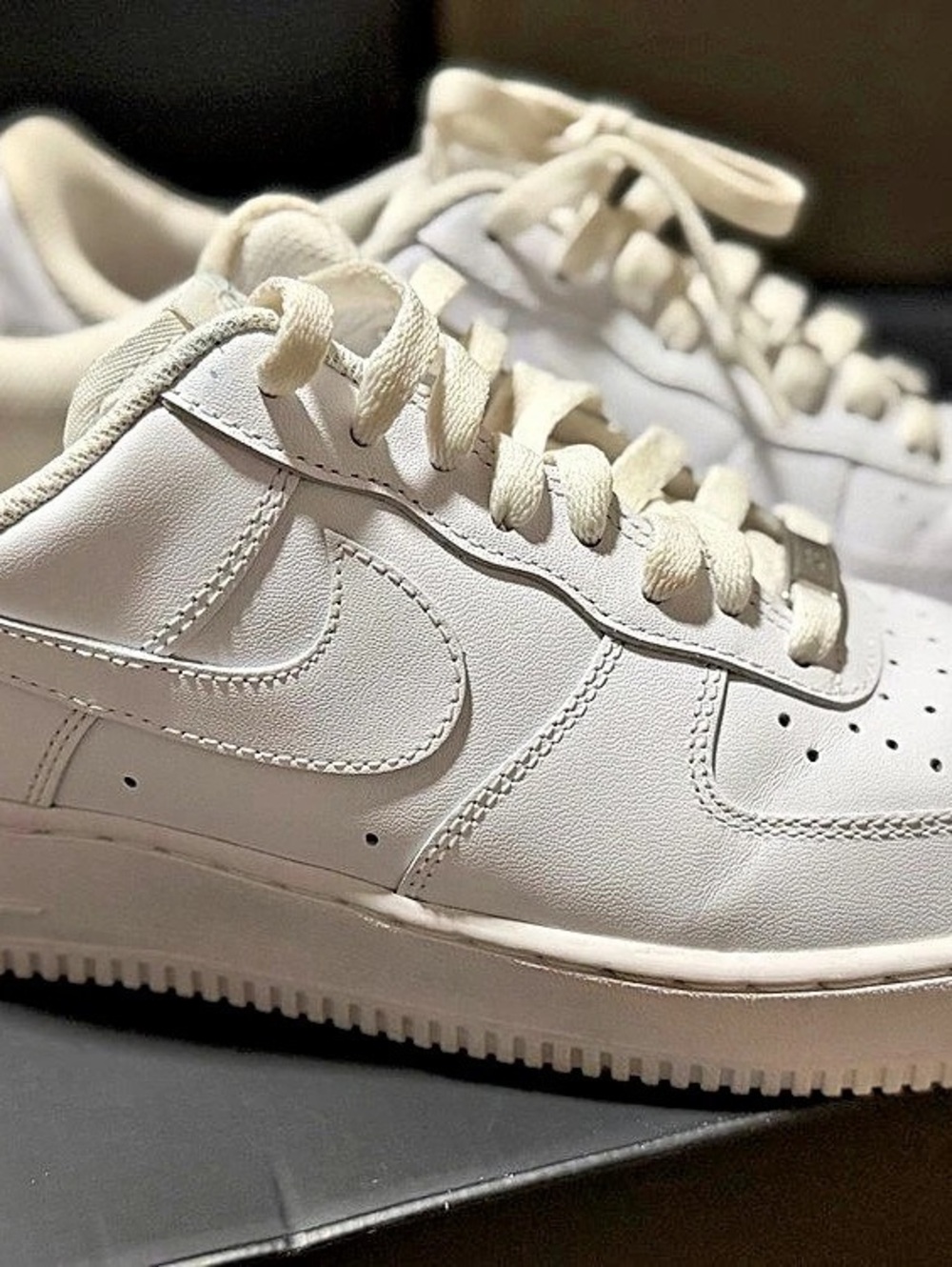 Nike Air Force 1 Low Sneakers White US 8.5 Like New